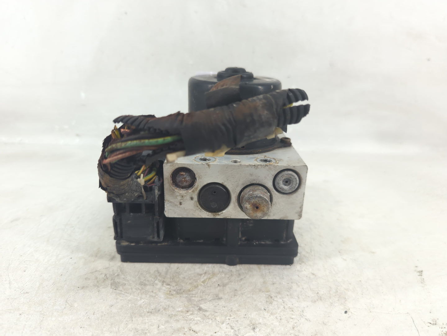 2004 Ford Explorer ABS Pump Control Module Replacement Fits OEM Used Auto Parts - Oemusedautoparts1.com
