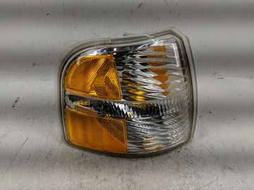 2004-2005 Ford Explorer Passenger Right Oem Front Light Lamp - Oemusedautoparts1.com