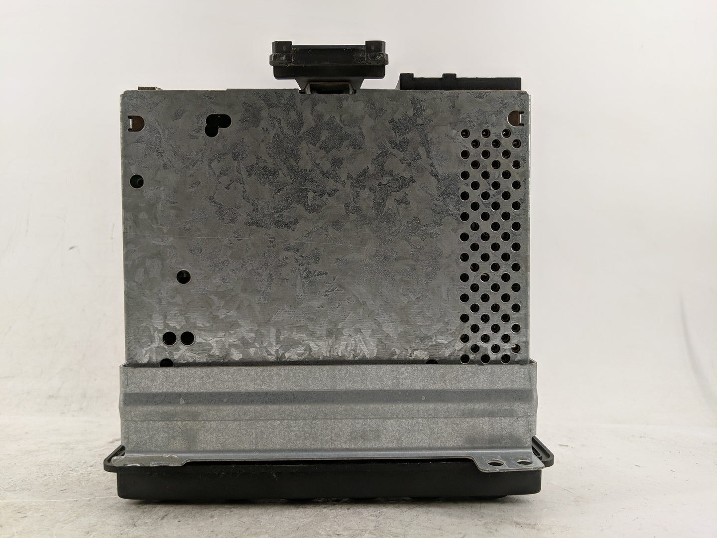 2004 Ford Explorer Radio AM FM Cd Player Receiver Replacement Fits OEM Used Auto Parts - Oemusedautoparts1.com