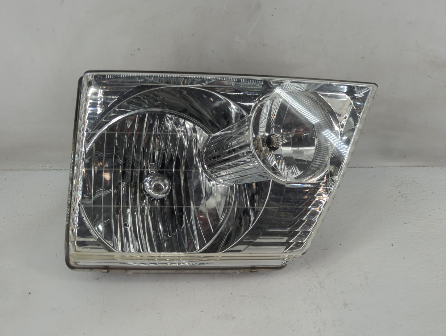 2002-2005 Ford Explorer Driver Left Oem Head Light Headlight Lamp - Oemusedautoparts1.com