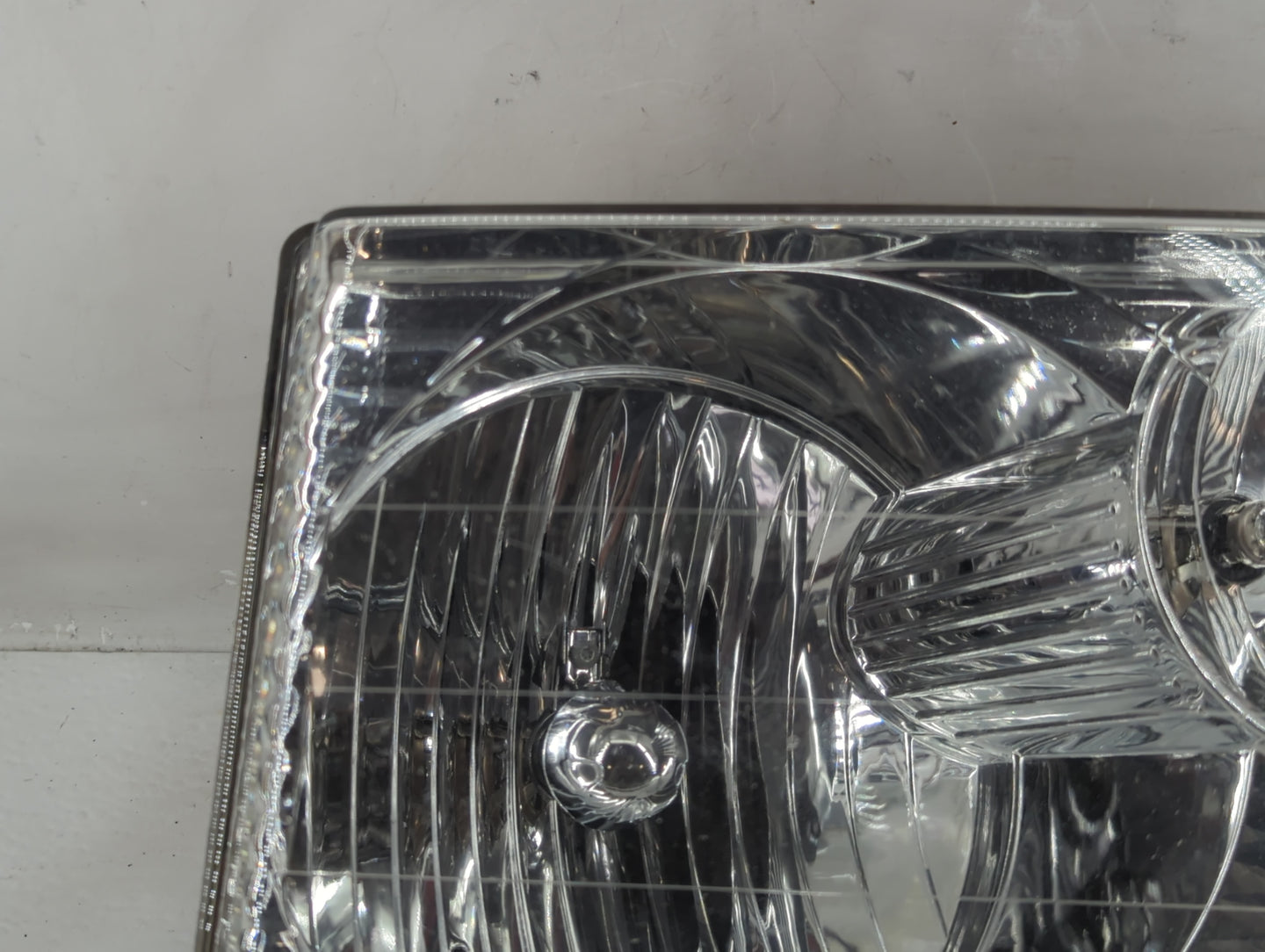 2002-2005 Ford Explorer Driver Left Oem Head Light Headlight Lamp - Oemusedautoparts1.com