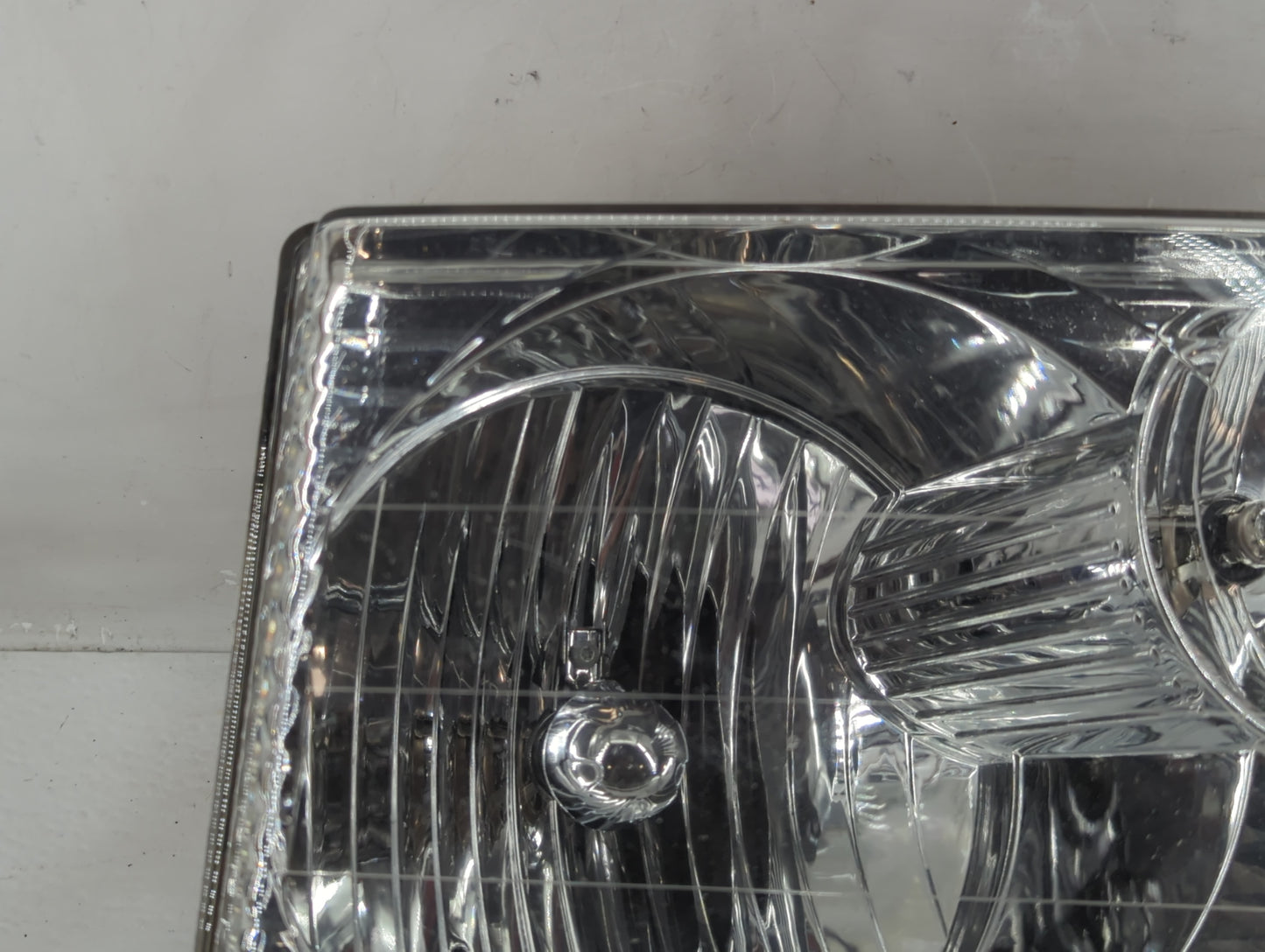2002-2005 Ford Explorer Driver Left Oem Head Light Headlight Lamp - Oemusedautoparts1.com