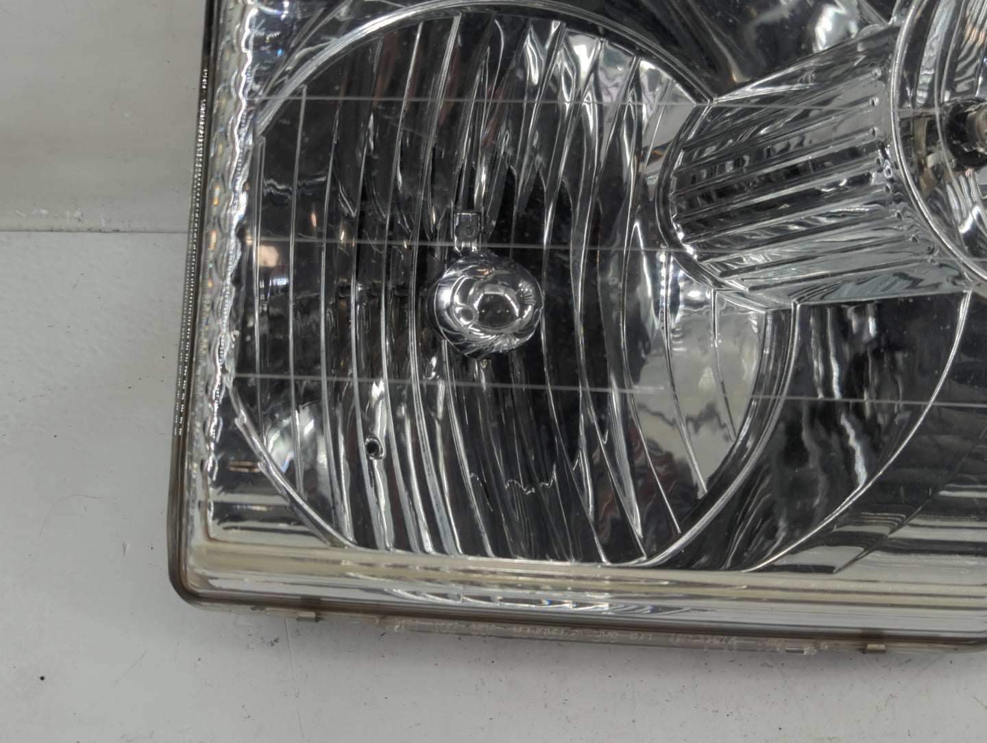 2002-2005 Ford Explorer Driver Left Oem Head Light Headlight Lamp - Oemusedautoparts1.com