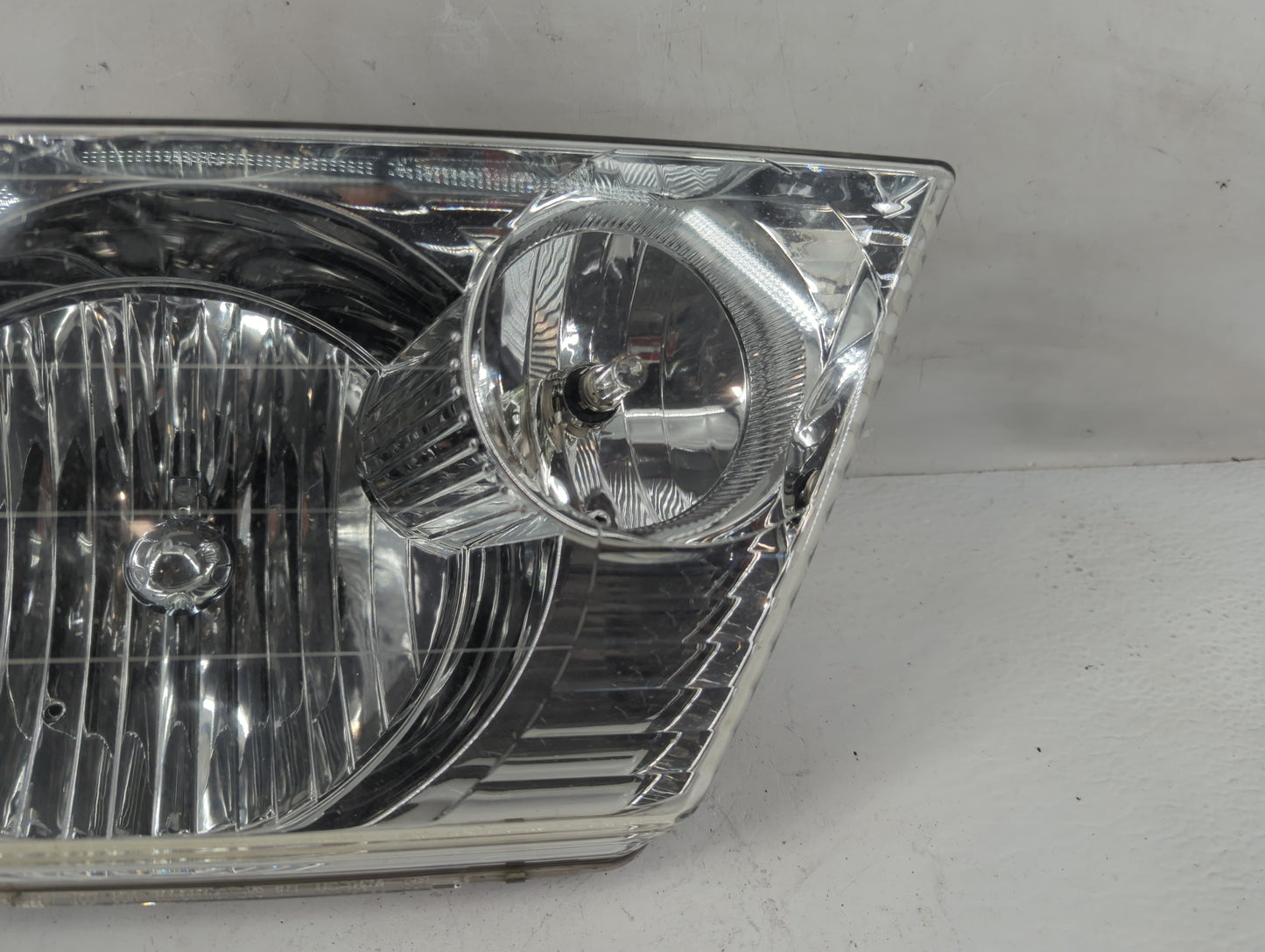 2002-2005 Ford Explorer Driver Left Oem Head Light Headlight Lamp - Oemusedautoparts1.com