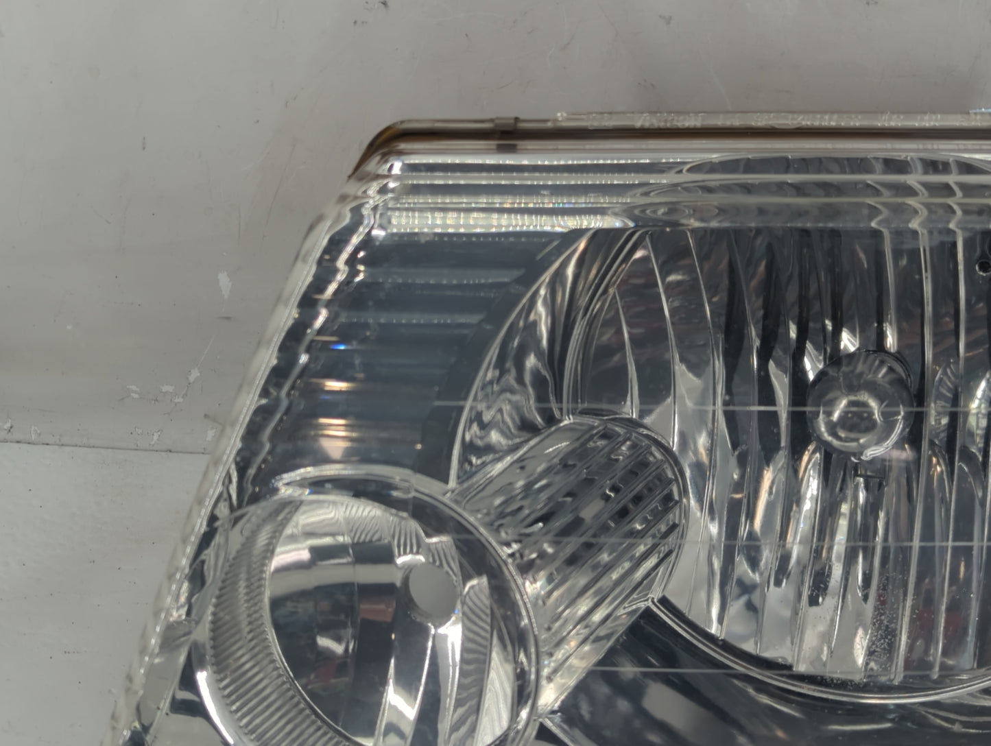 2002-2005 Ford Explorer Driver Left Oem Head Light Headlight Lamp - Oemusedautoparts1.com