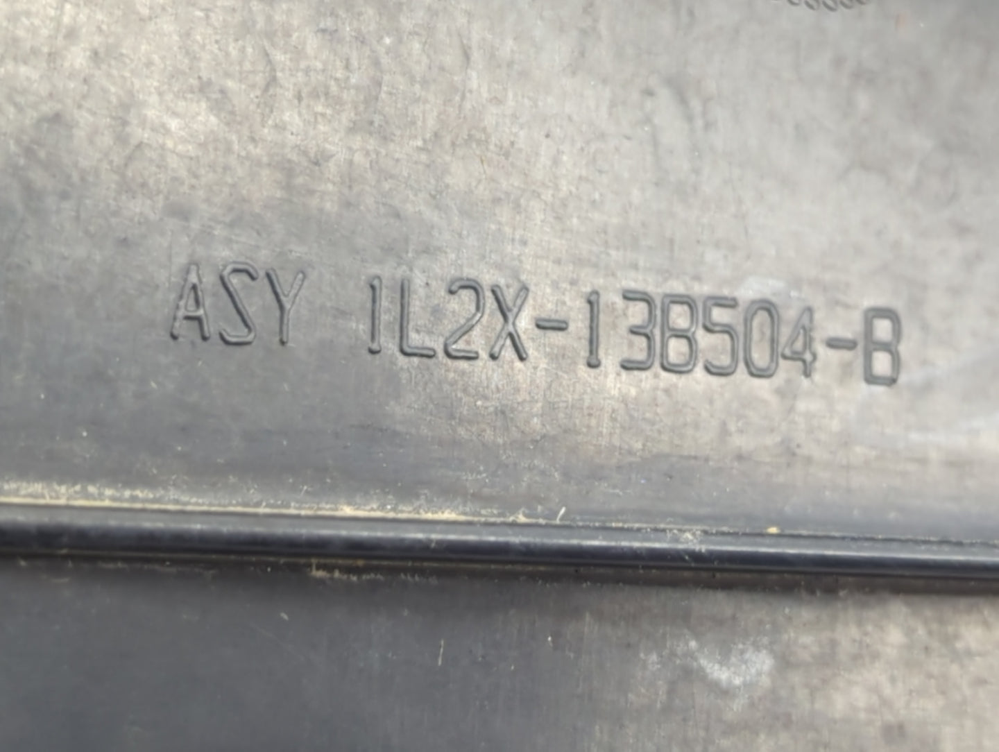 2002-2005 Ford Explorer Tail Light Assembly Passenger Right OEM P/N:1L2X-13B504-B Fits Fits 2002 2003 2004 2005 OEM Used Aut