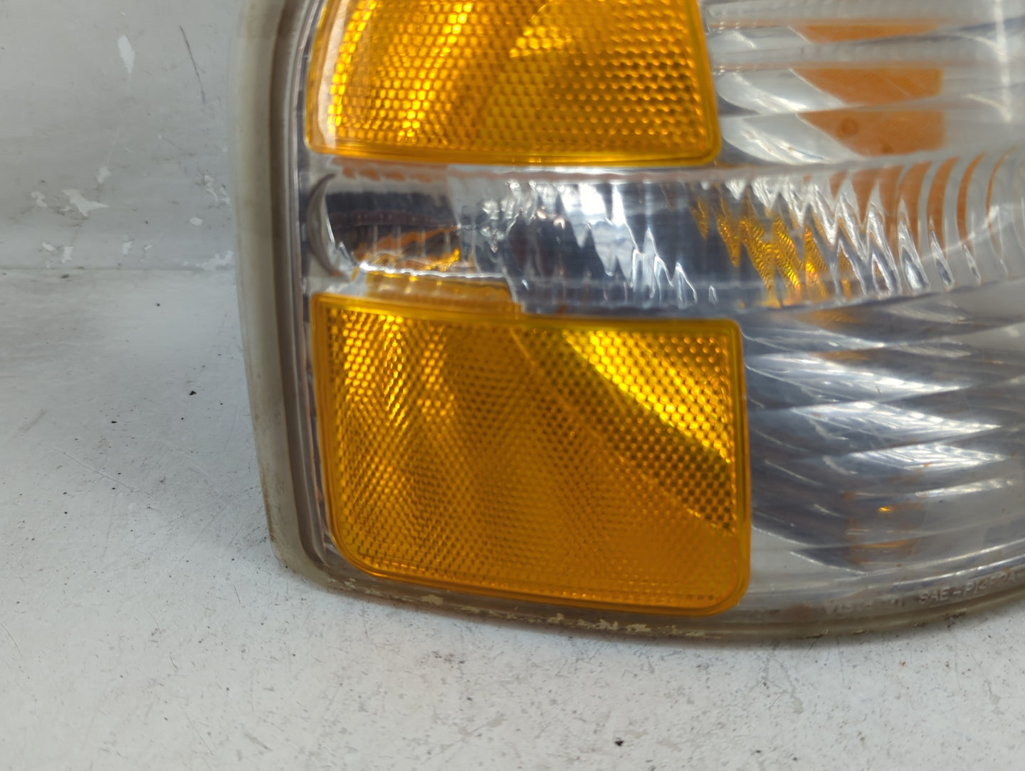2004 Ford Explorer Passenger Right Oem Head Light Headlight Lamp - Oemusedautoparts1.com