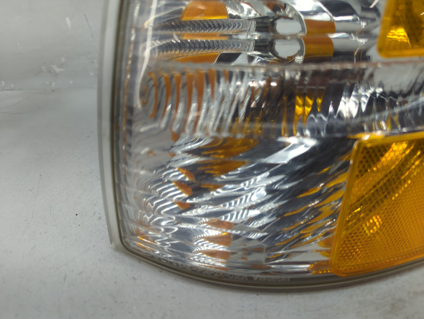 2004-2005 Ford Explorer Driver Left Oem Front Light Lamp - Oemusedautoparts1.com