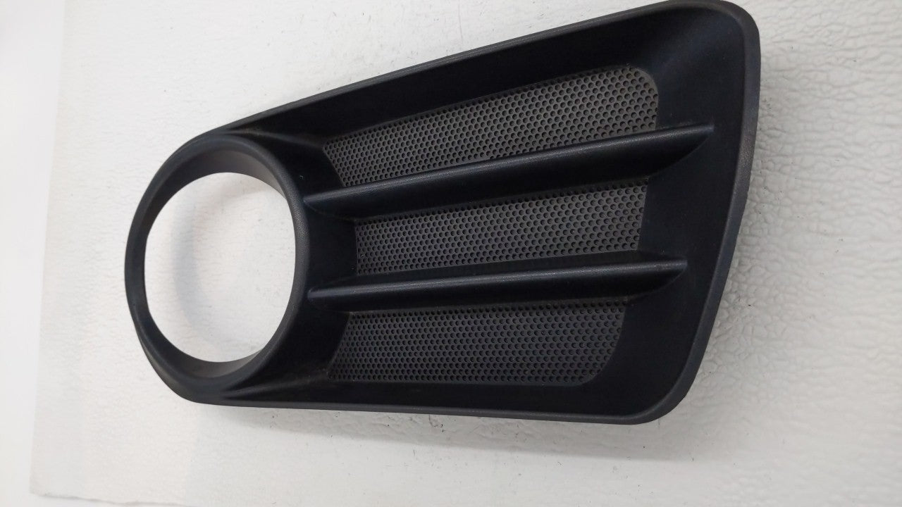 2002-2005 Ford Explorer Front Grille Bumper Not Included - Oemusedautoparts1.com