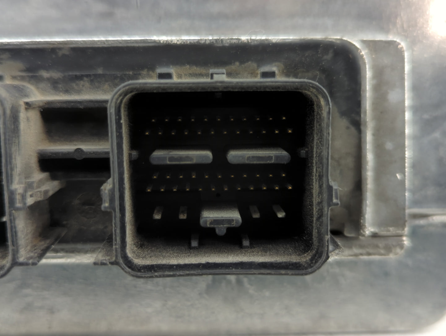 2004 Ford Explorer PCM Engine Control Computer ECU ECM PCU OEM P/N:4L2A-12A650-ADC Fits OEM Used Auto Parts - Oemusedautopar