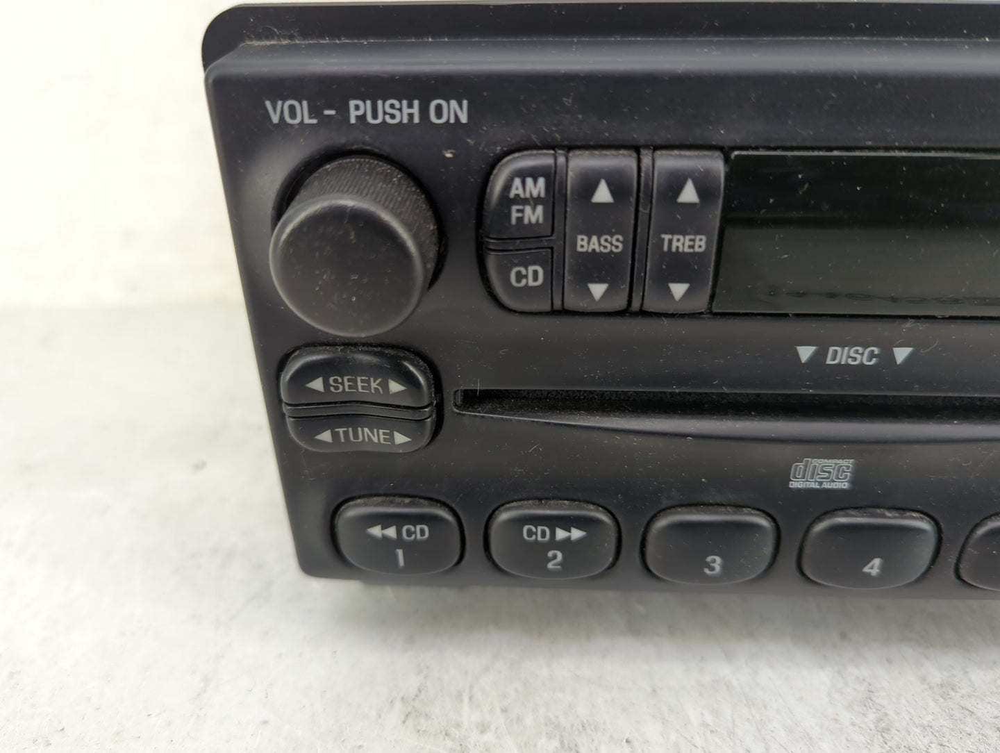 2004-2005 Ford Explorer Radio AM FM Cd Player Receiver Replacement P/N:4L2T-18C815-EA JT114069 Fits Fits 2001 2002 2003 2004