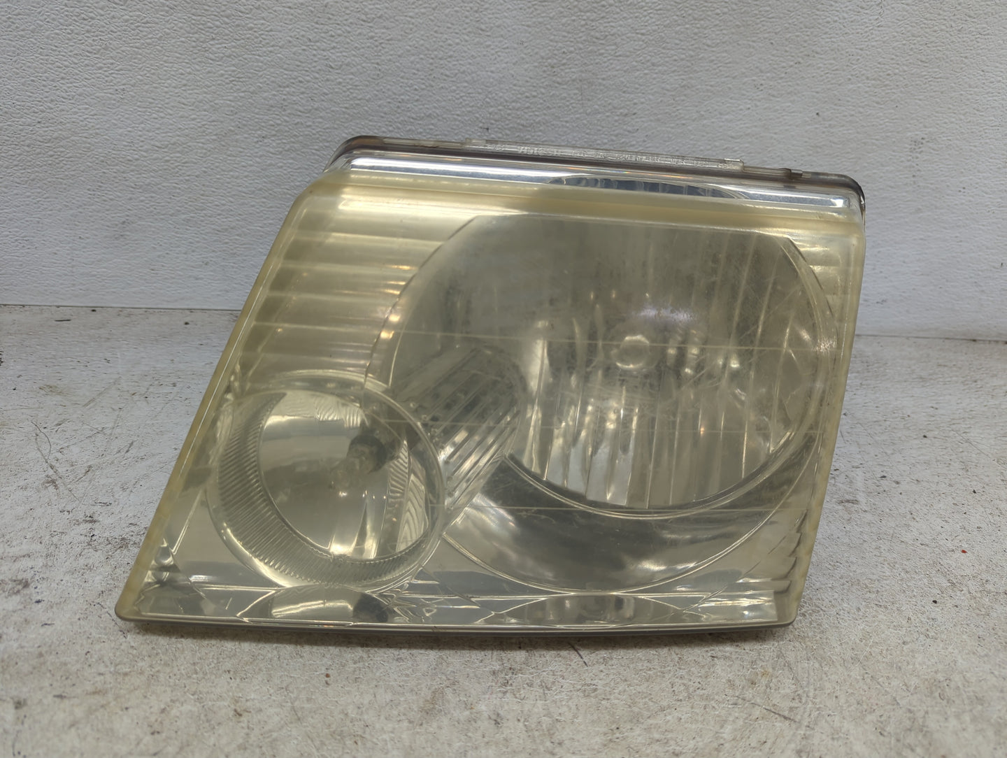 2002-2005 Ford Explorer Driver Left Oem Head Light Headlight Lamp - Oemusedautoparts1.com