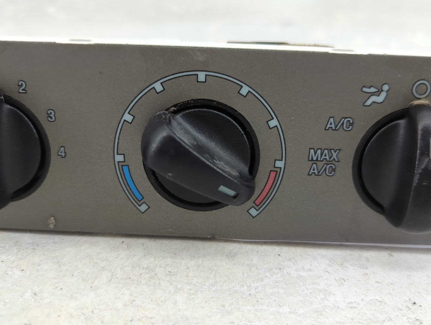 2003-2005 Ford Explorer Climate Control Module Temperature AC/Heater Replacement P/N:XL5H-19C733-BA Fits Fits 2003 2004 2005