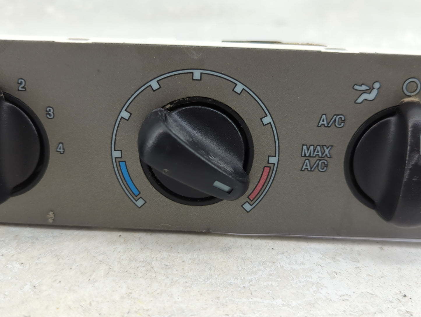 2003-2005 Ford Explorer Climate Control Module Temperature AC/Heater Replacement P/N:XL5H-19C733-BA Fits Fits 2003 2004 2005
