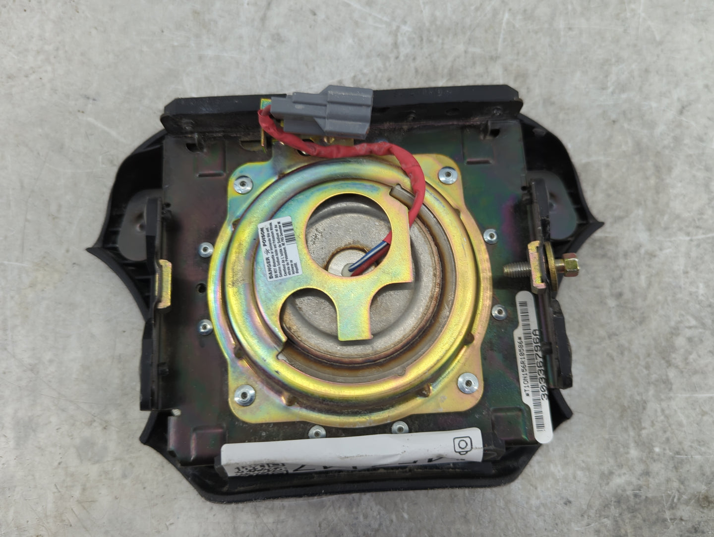 2004 Ford Explorer Air Bag Driver Left Steering Wheel Mounted - Oemusedautoparts1.com