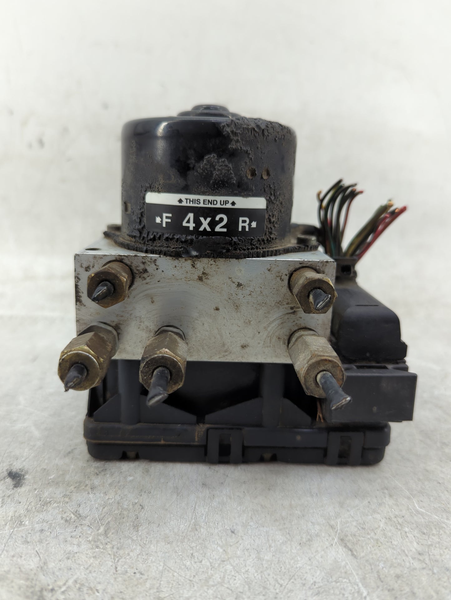 2004-2005 Ford Explorer ABS Pump Control Module Replacement P/N:3L5T-2C219-GB Fits Fits 2004 2005 OEM Used Auto Parts - Oemu