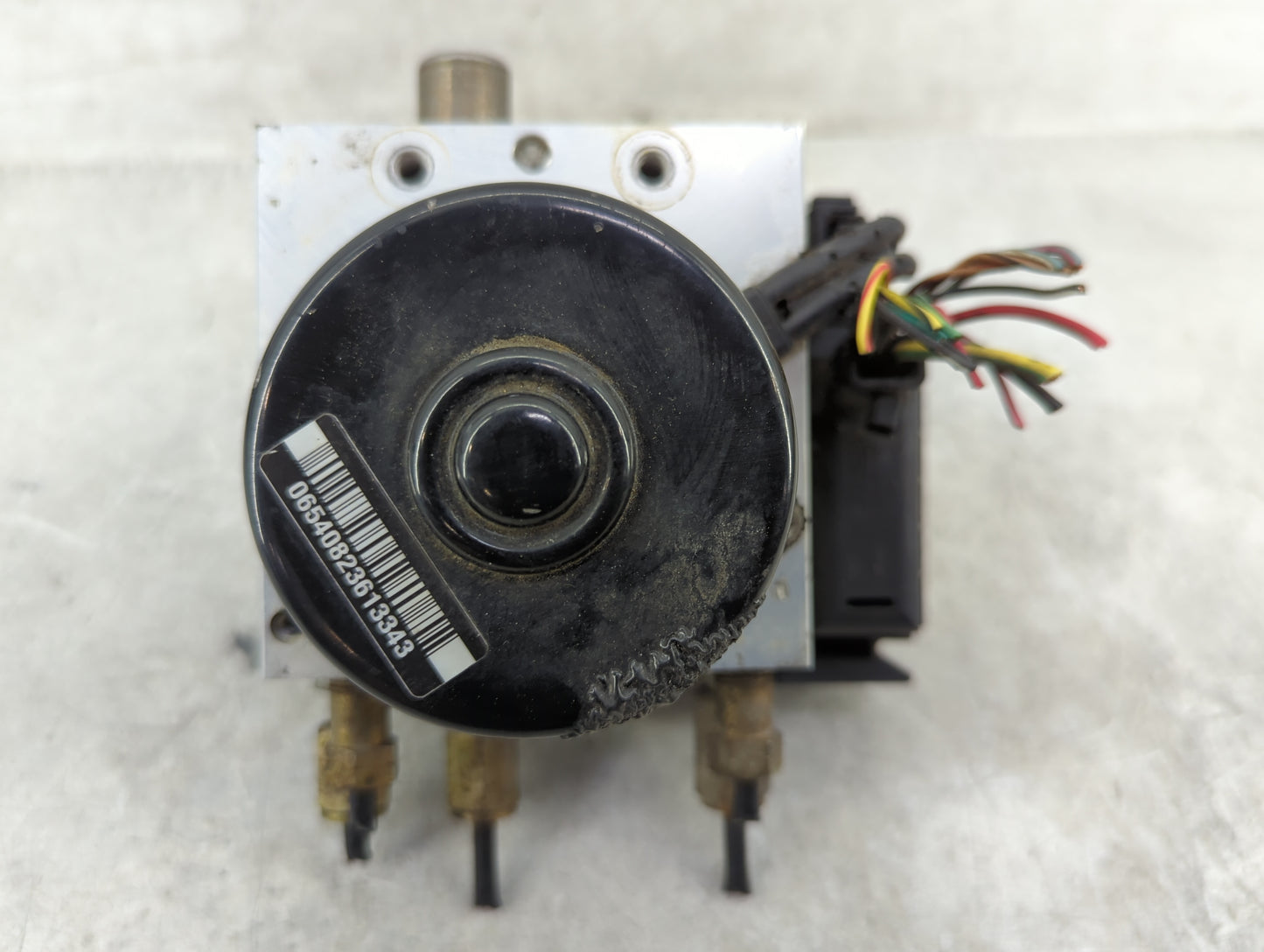 2004-2005 Ford Explorer ABS Pump Control Module Replacement P/N:3L5T-2C219-GB Fits Fits 2004 2005 OEM Used Auto Parts - Oemu