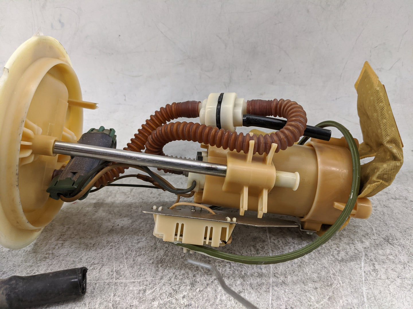 2004-2004 Ford Explorer Electrical Gas Fuel Pump Assembly - Oemusedautoparts1.com