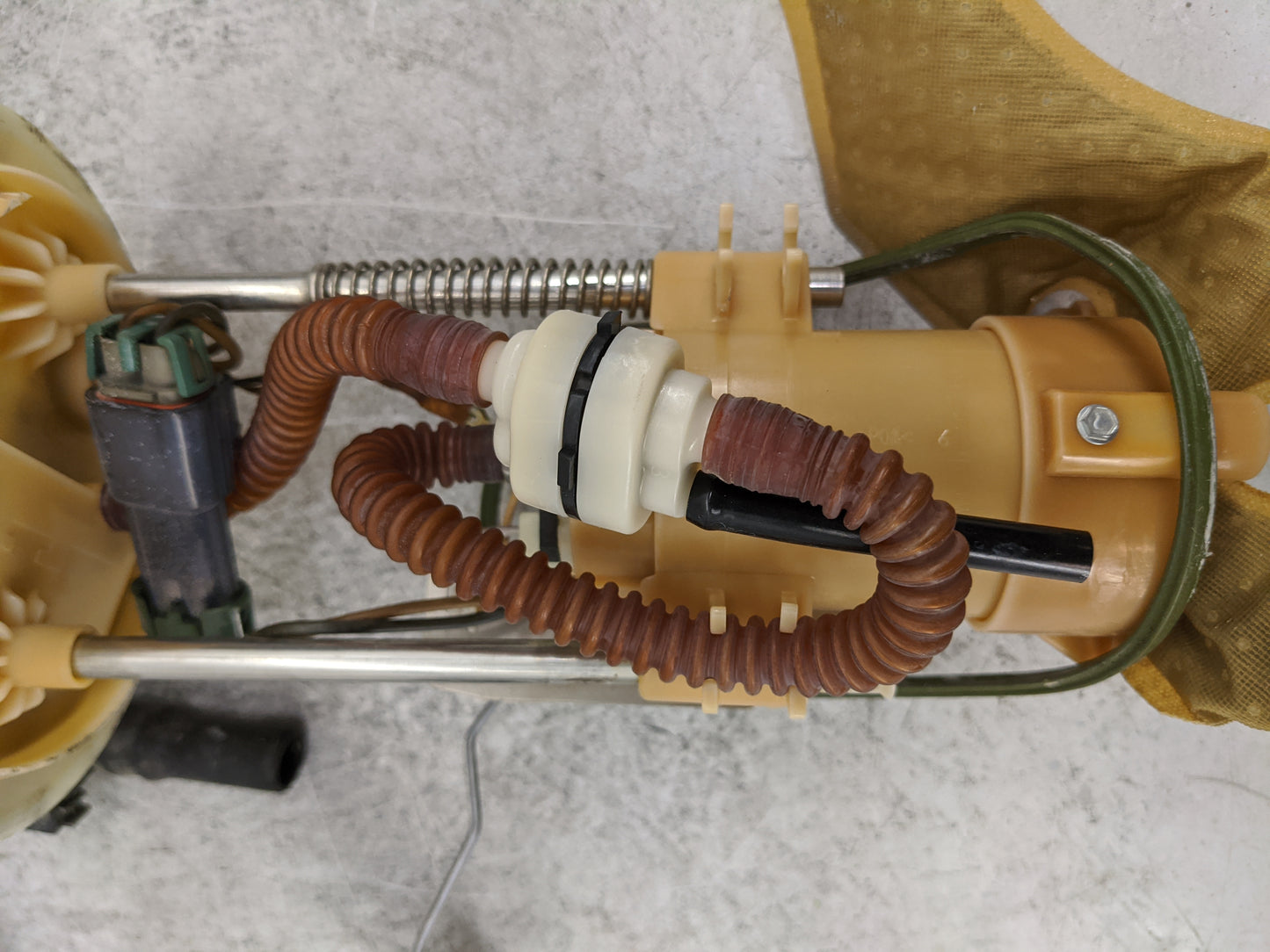 2004-2004 Ford Explorer Electrical Gas Fuel Pump Assembly - Oemusedautoparts1.com