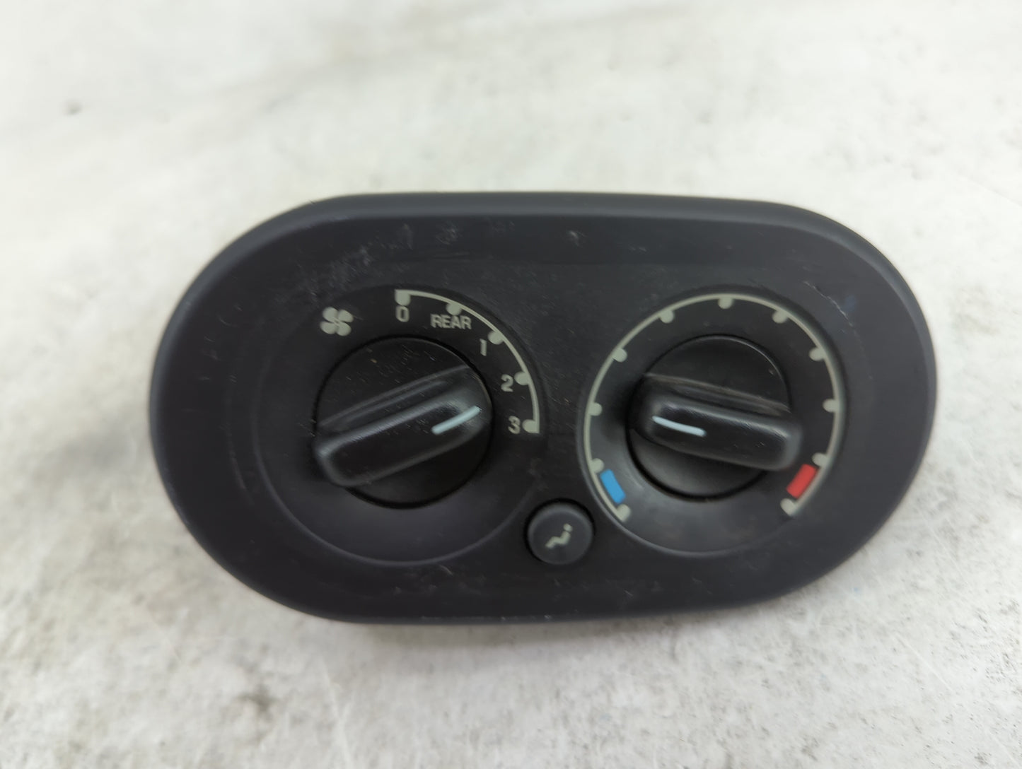2002-2005 Ford Explorer Climate Control Module Temperature AC/Heater Replacement Fits Fits 2002 2003 2004 2005 OEM Used Auto