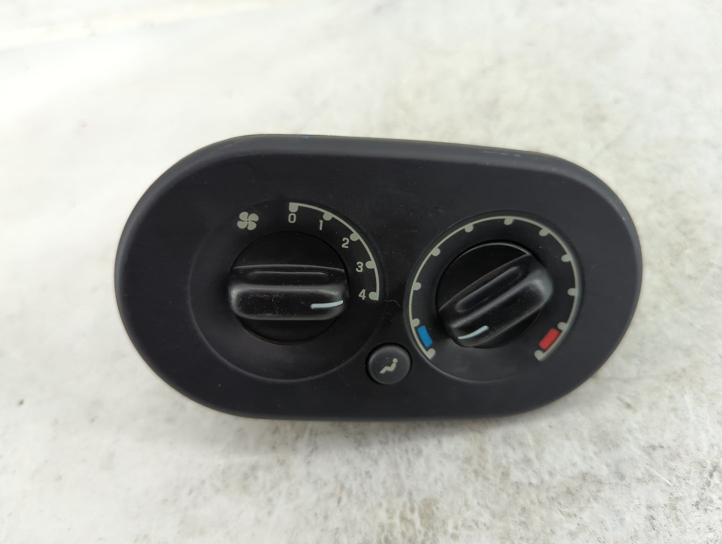 2002-2005 Ford Explorer Climate Control Module Temperature AC/Heater Replacement Fits Fits 2002 2003 2004 2005 OEM Used Auto