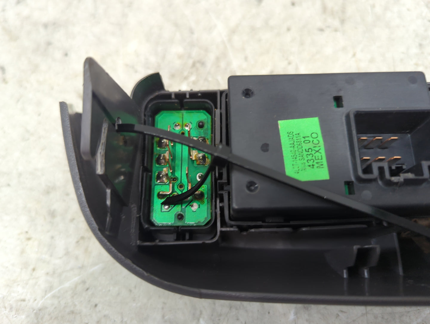 2004-2005 Ford Explorer Master Power Window Switch Replacement Driver Side Left P/N:4L2T-14540-AA 4L2T14540AAJADS Fits OEM U