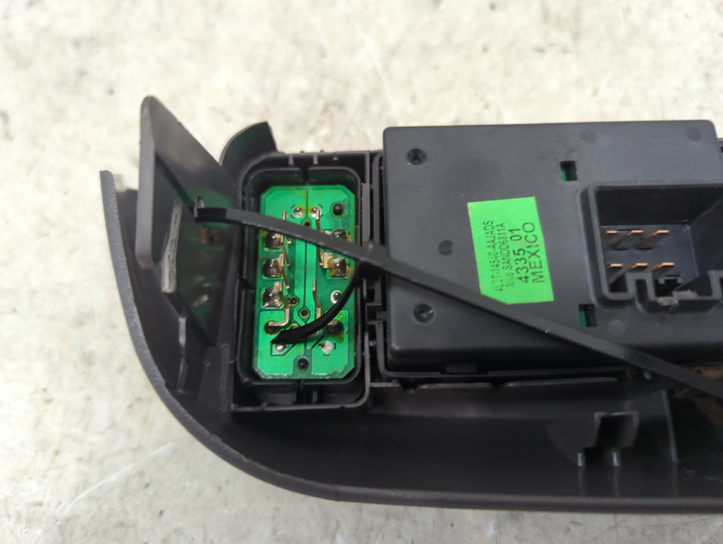 2004-2005 Ford Explorer Master Power Window Switch Replacement Driver Side Left P/N:4L2T-14540-AA 4L2T14540AAJADS Fits OEM U