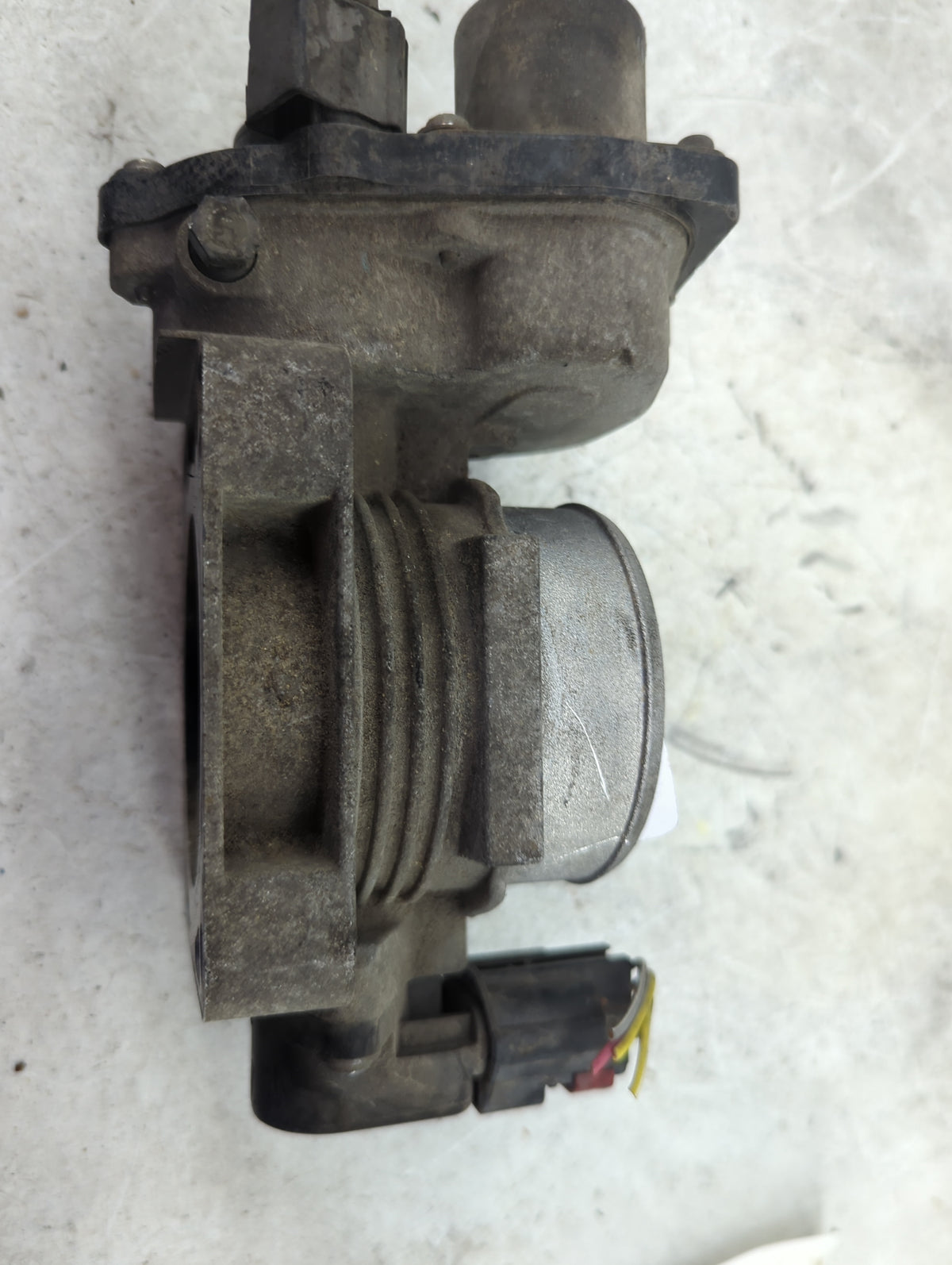 2004-2010 Ford Explorer Throttle Body P/N:9W7E-AA 011508 Fits OEM Used Auto Parts - Oemusedautoparts1.com