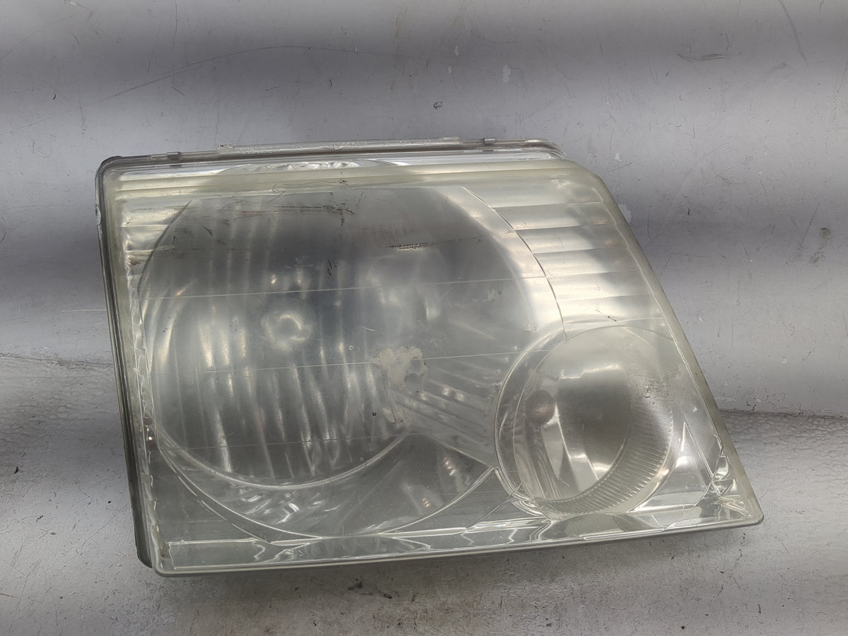 2002-2005 Ford Explorer Passenger Right Oem Head Light Headlight Lamp 1517438 - Oemusedautoparts1.com