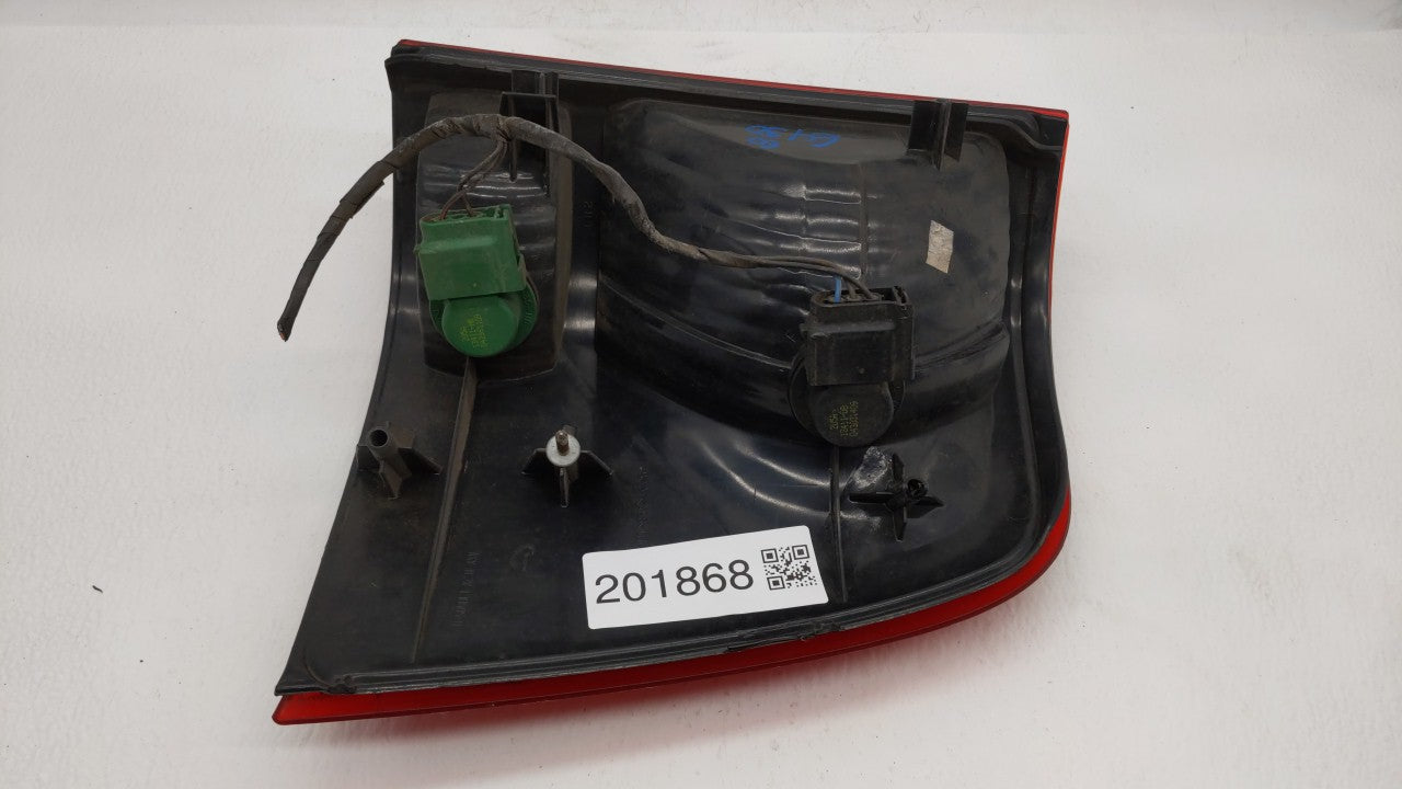 2002-2005 Ford Explorer Tail Light Assembly Driver Left OEM P/N:1L2X-13B505-B Fits Fits 2002 2003 2004 2005 OEM Used Auto Pa