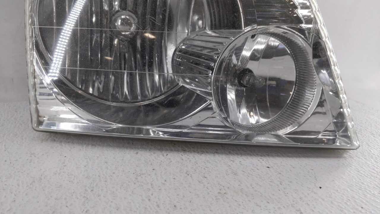 2002-2005 Ford Explorer Passenger Right Oem Head Light Headlight Lamp - Oemusedautoparts1.com