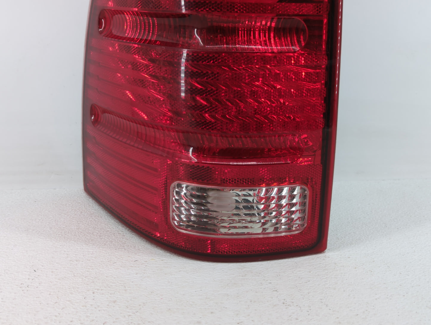 2002-2005 Ford Explorer Tail Light Assembly Driver Left OEM P/N:1L2X-13B505-B Fits Fits 2002 2003 2004 2005 OEM Used Auto Pa