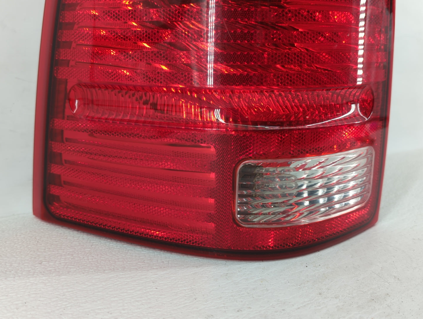 2002-2005 Ford Explorer Tail Light Assembly Driver Left OEM P/N:1L2X-13B505-B Fits Fits 2002 2003 2004 2005 OEM Used Auto Pa