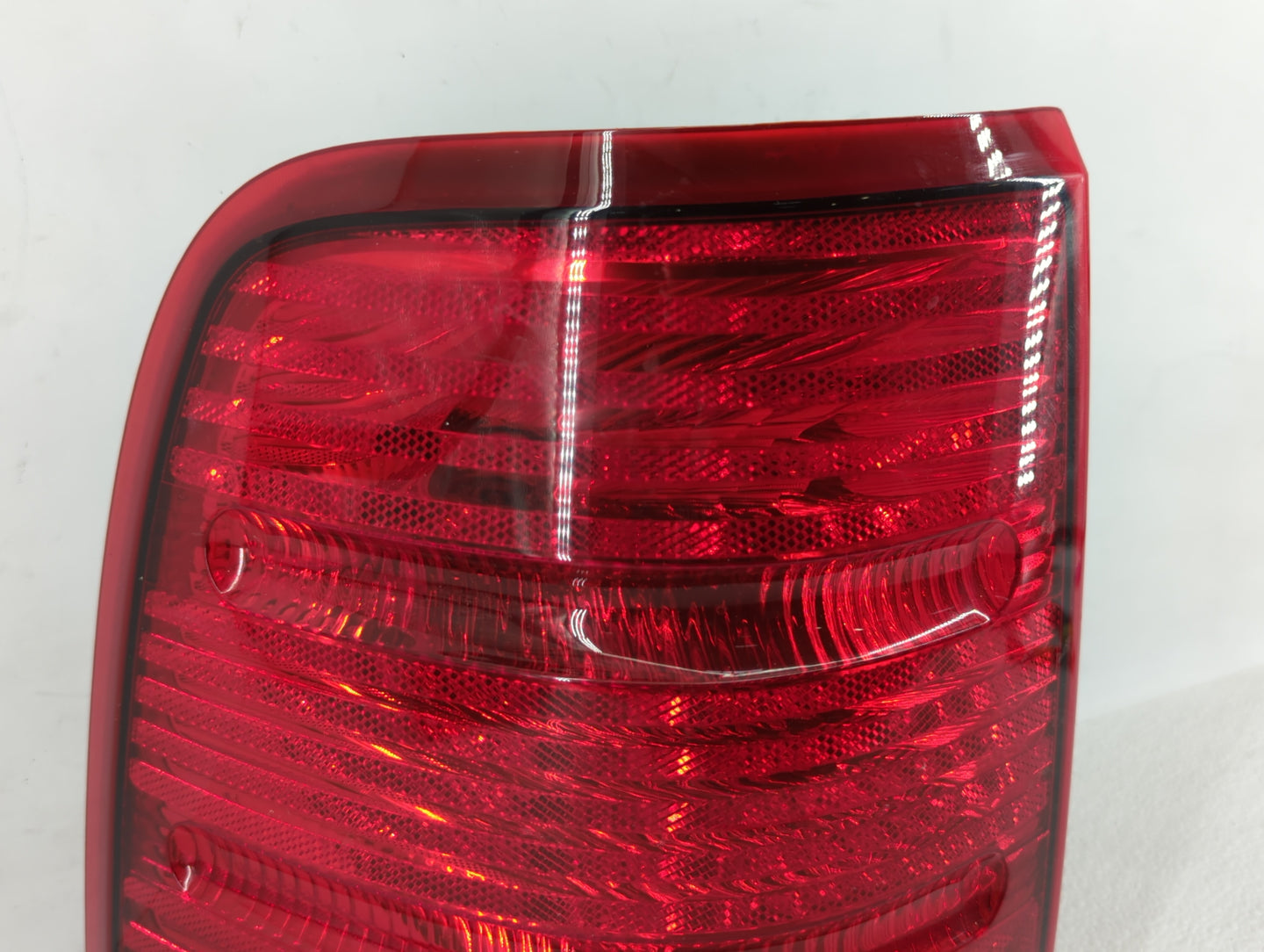 2002-2005 Ford Explorer Tail Light Assembly Driver Left OEM P/N:1L2X-13B505-B Fits Fits 2002 2003 2004 2005 OEM Used Auto Pa