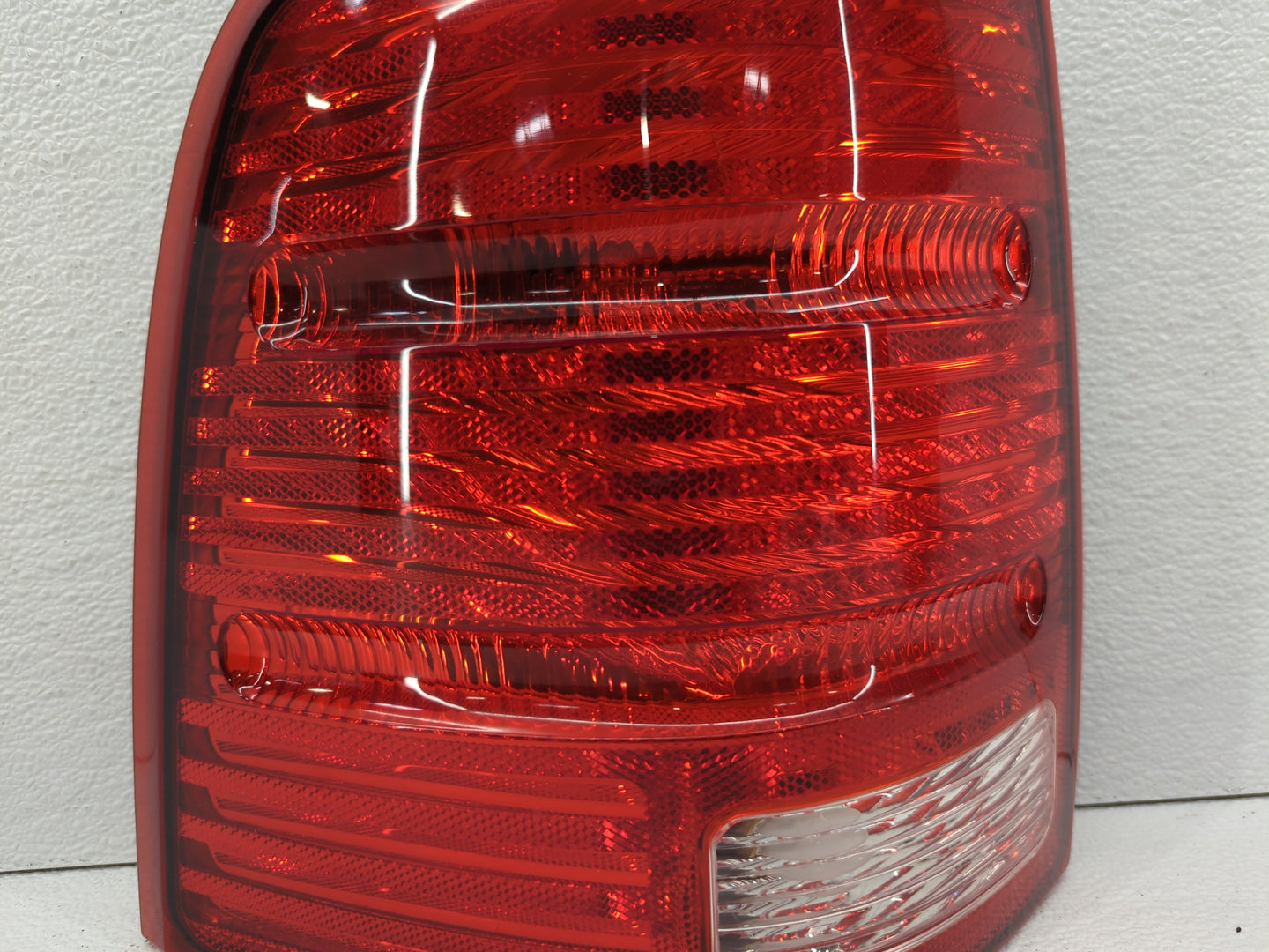 2002-2005 Ford Explorer Tail Light Assembly Driver Left OEM P/N:1L2X-13B505-B Fits Fits 2002 2003 2004 2005 OEM Used Auto Pa