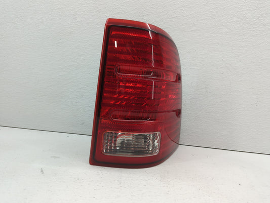 2001-2005 Ford Explorer Tail Light Assembly Passenger Right OEM P/N:1L54-13B504-A FR304-U000R Fits Fits 2001 2002 2003 2004 