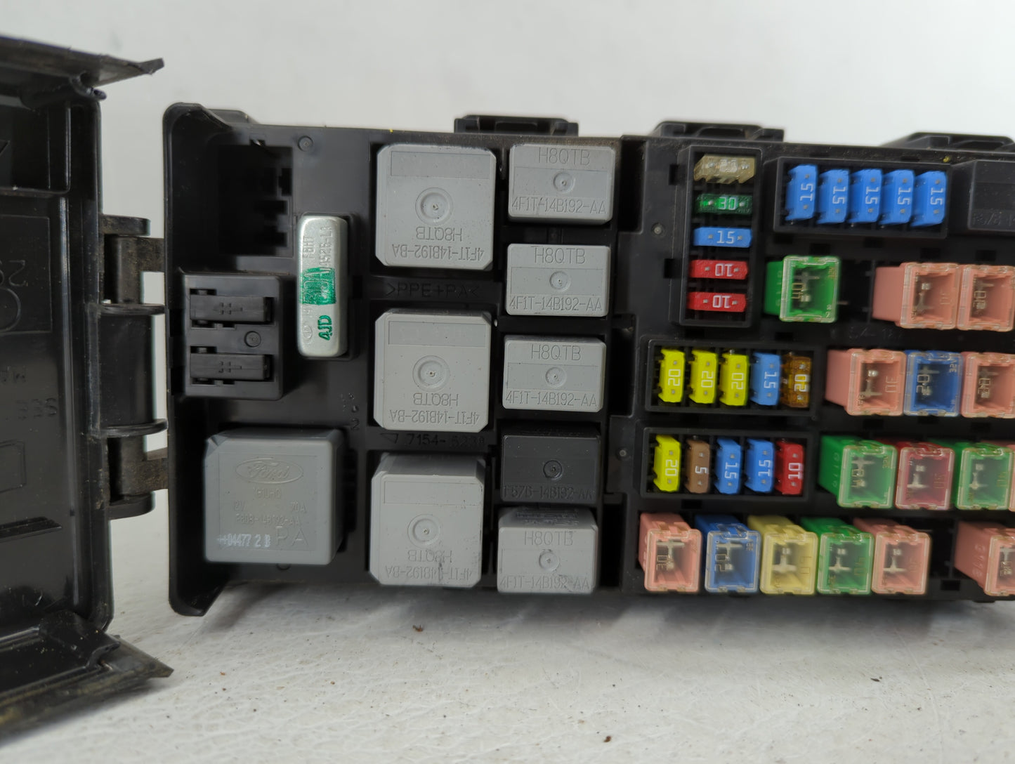 2002-2010 Ford Explorer Fusebox Fuse Box Panel Relay Module P/N:5L2T-14398-CF 2L5T-14A075-AA Fits OEM Used Auto Parts - Oemu