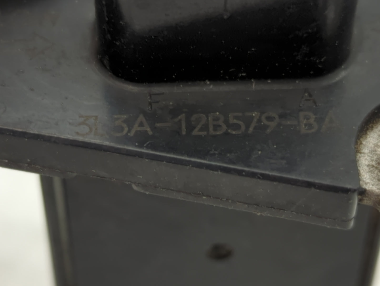 2004-2012 Ford Explorer Mass Air Flow Meter Maf - Oemusedautoparts1.com