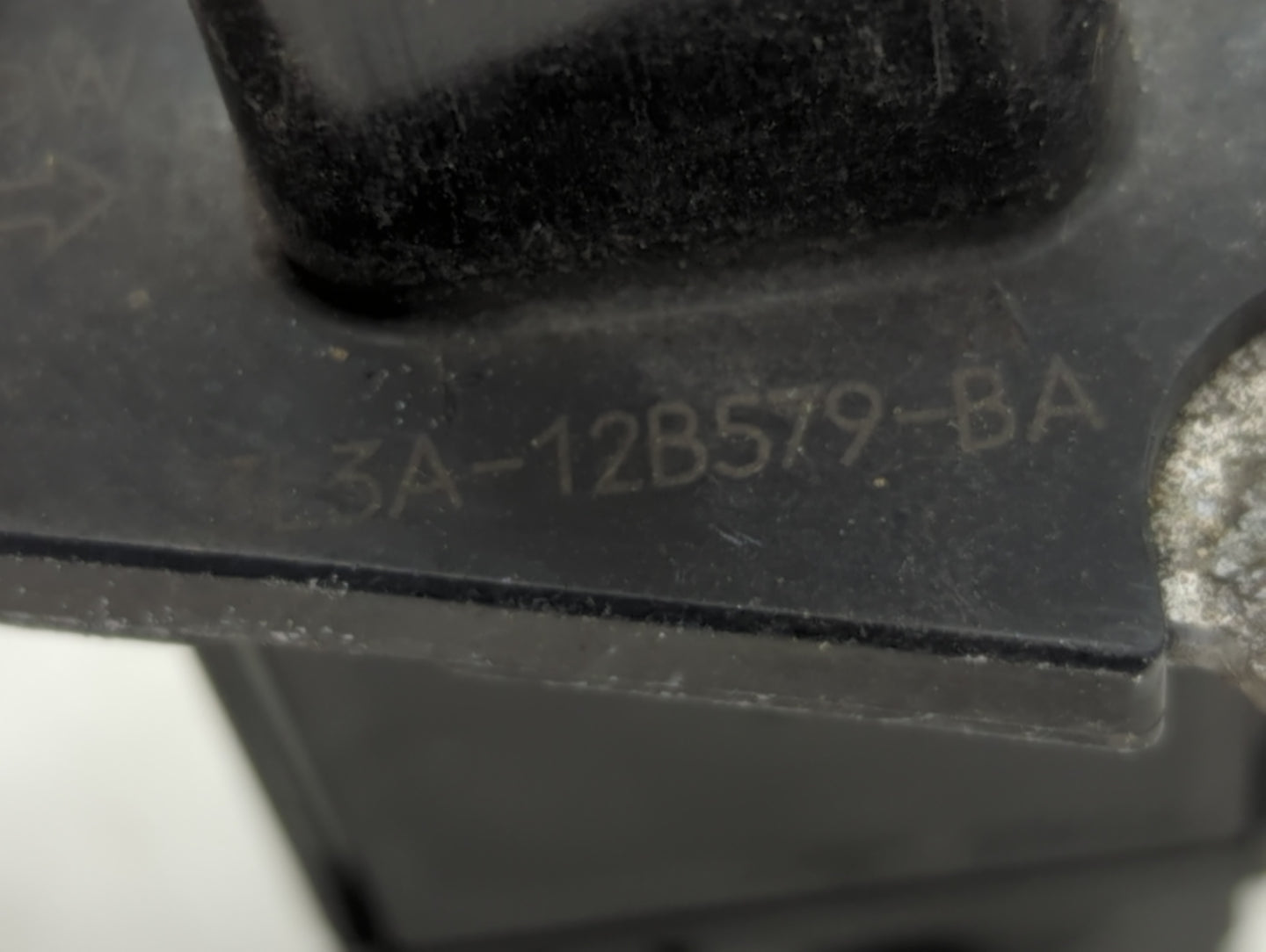 2004-2012 Ford Explorer Mass Air Flow Meter Maf - Oemusedautoparts1.com