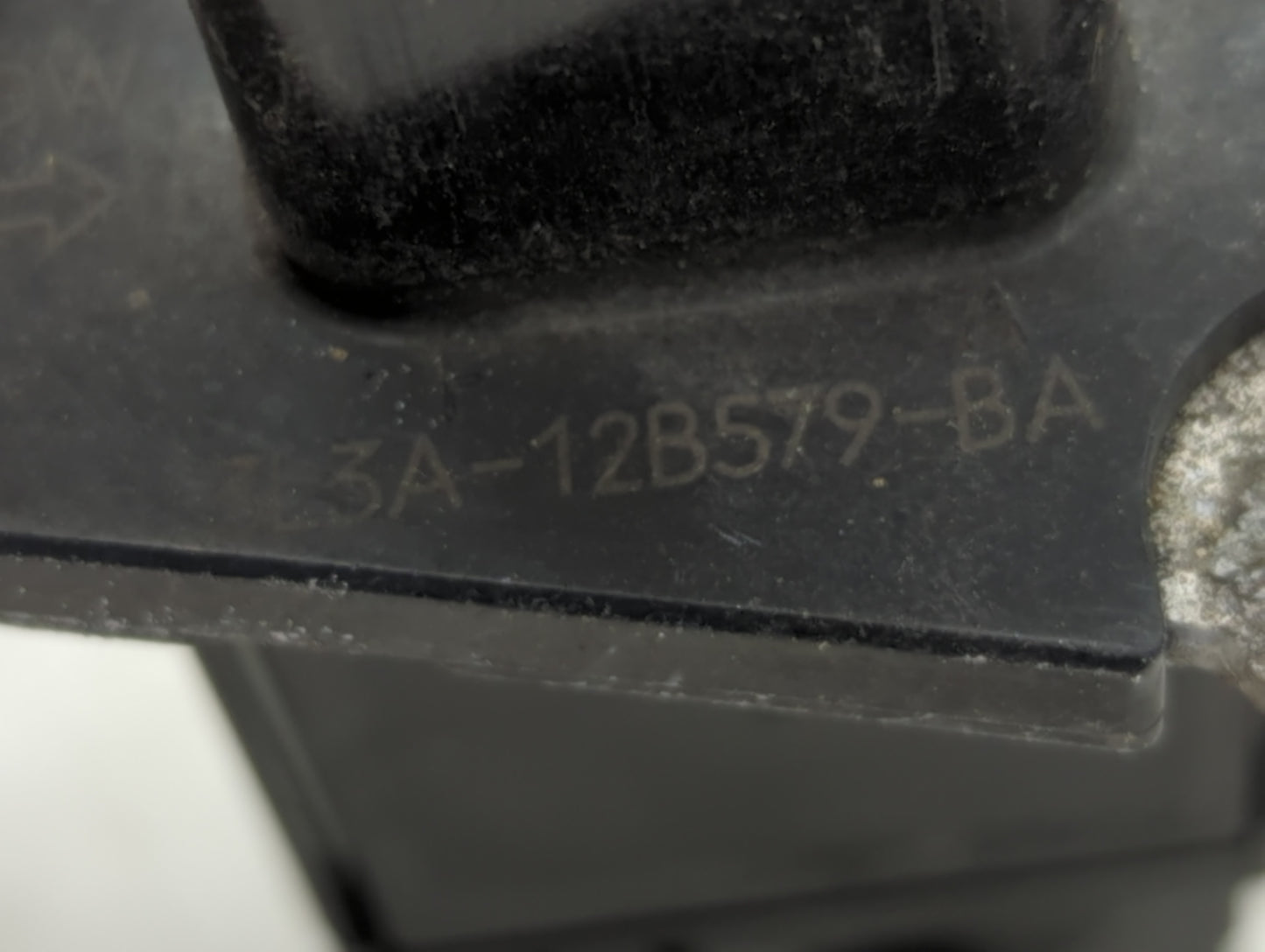 2004-2012 Ford Explorer Mass Air Flow Meter Maf - Oemusedautoparts1.com