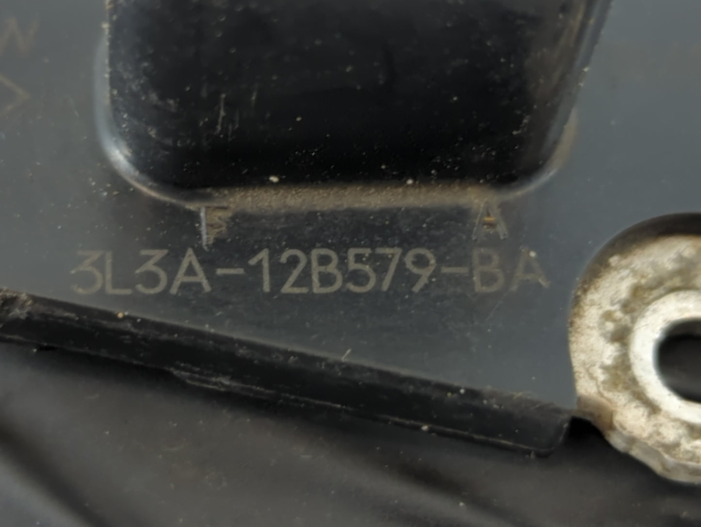 2002-2005 Ford Explorer Mass Air Flow Meter Maf - Oemusedautoparts1.com