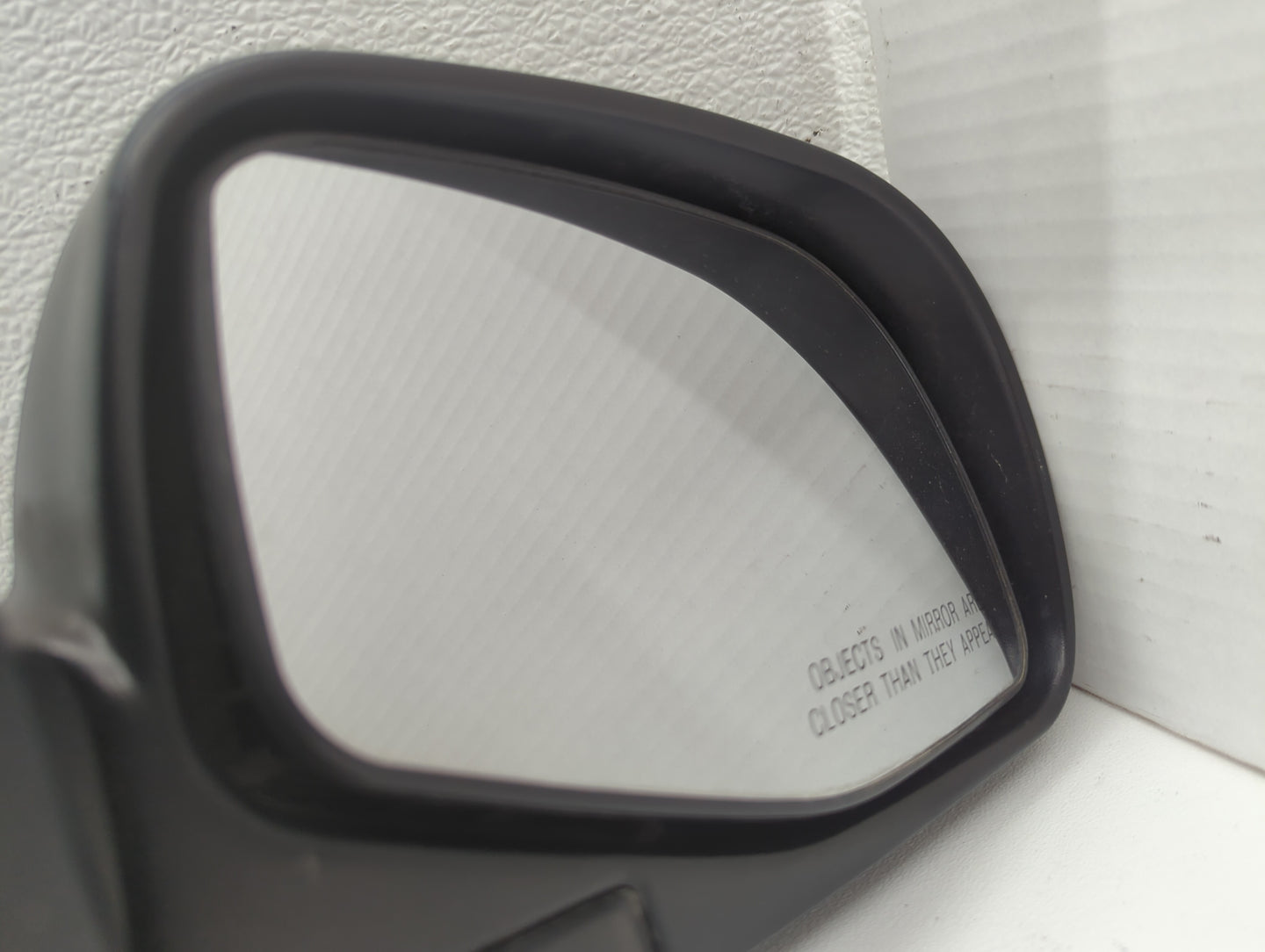 2002-2005 Ford Explorer Passenger Right Side View Manual Door Mirror - Oemusedautoparts1.com