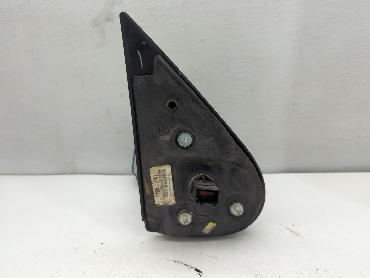2002-2005 Ford Explorer Driver Side View Mirror - Left Door Mirror OEM Used - Oemusedautoparts1.com