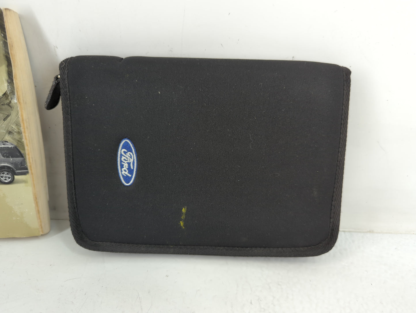 2004 Ford Explorer Owners Manual Book Guide P/N:4L2J-19A321-KA OEM Used Auto Parts - Oemusedautoparts1.com