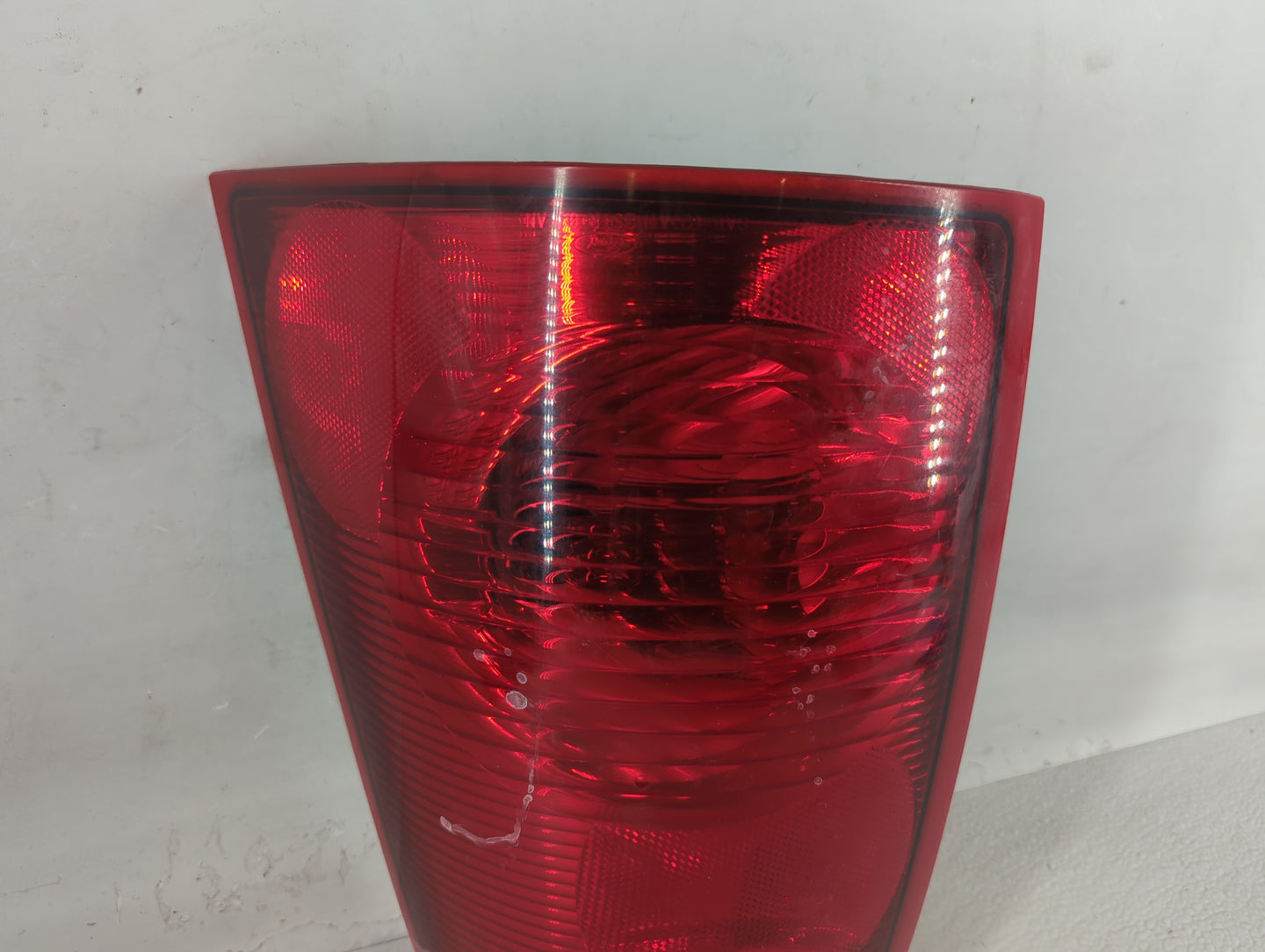 2001-2005 Ford Explorer Tail Light Assembly Passenger Right OEM P/N:1L54-13B504 A Fits Fits 2001 2002 2003 2004 2005 OEM Use