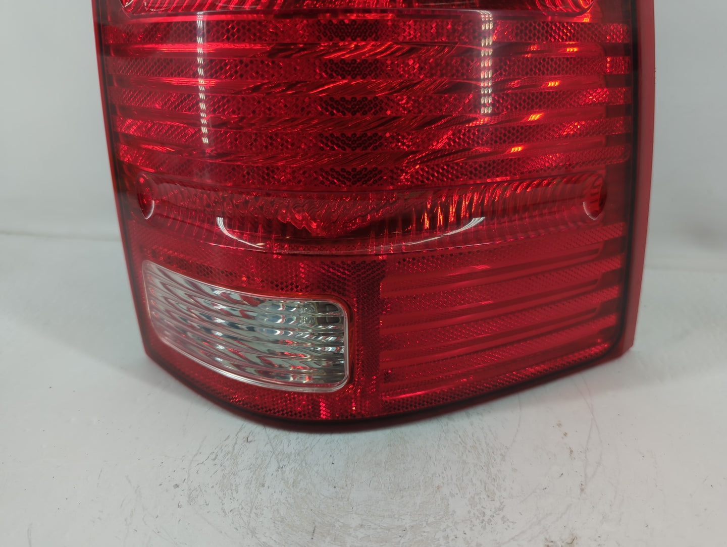 2002-2005 Ford Explorer Tail Light Assembly Passenger Right OEM P/N:1L2X-13B504-B Fits Fits 2002 2003 2004 2005 OEM Used Aut