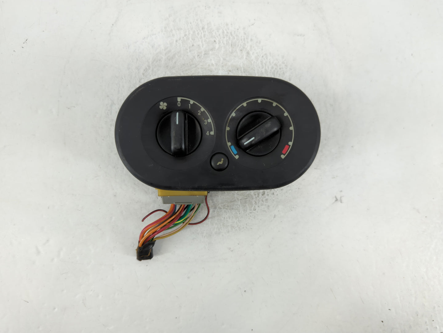 2002-2005 Ford Explorer Climate Control Module Temperature AC/Heater Replacement P/N:1L2H-19D838-AE 1L2X-7804302-E Fits OEM 