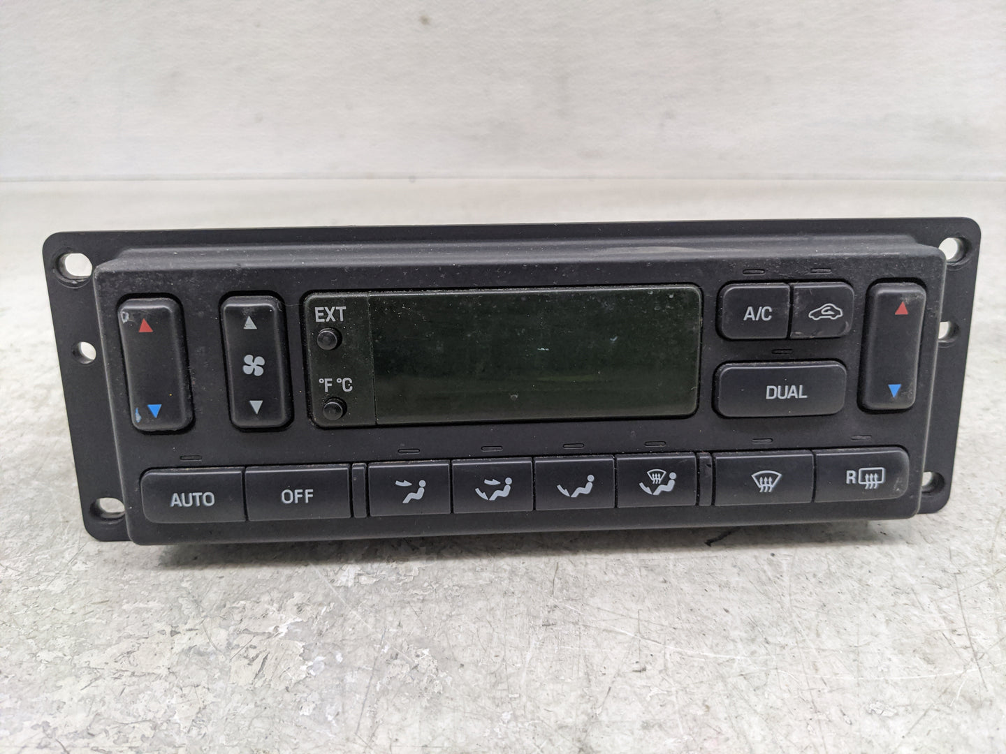 2002-2005 Ford Explorer Climate Control Module Temperature AC/Heater Replacement P/N:1L2F-19D840-AA Fits Fits 2002 2003 2004