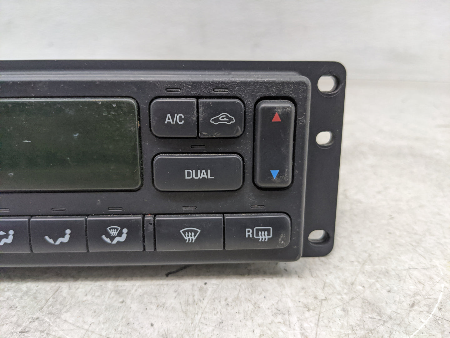 2002-2005 Ford Explorer Climate Control Module Temperature AC/Heater Replacement P/N:1L2F-19D840-AA Fits Fits 2002 2003 2004