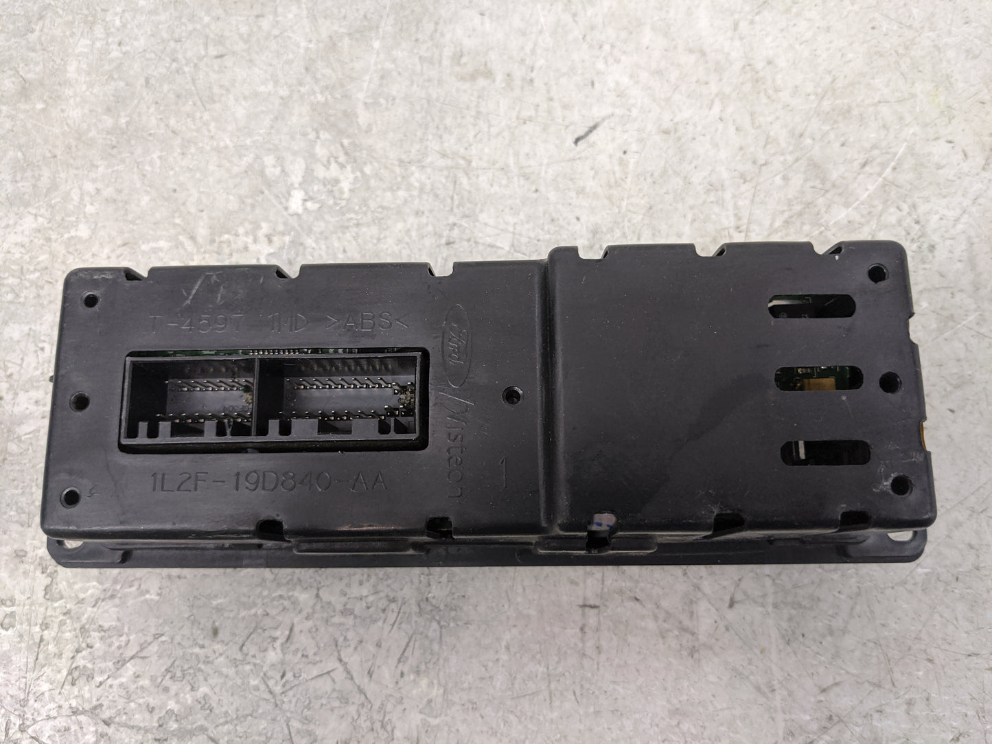 2002-2005 Ford Explorer Climate Control Module Temperature AC/Heater Replacement P/N:1L2F-19D840-AA Fits Fits 2002 2003 2004